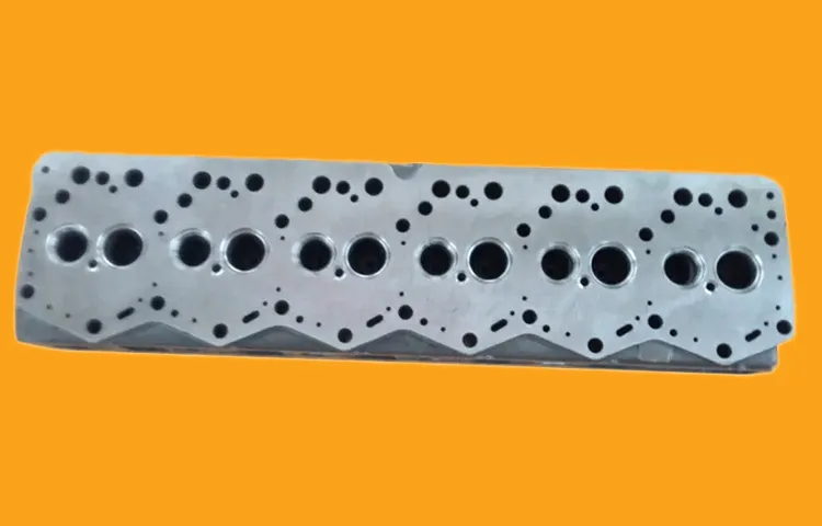 Cylinder Head 6138-12-1100 for KOMATSU Diesel 6D110